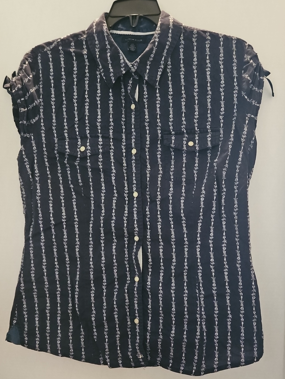 Tommy Hilfiger Navy Vertical Stripe Snap Closure Blouse Womens Large